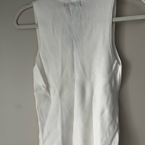 Arden B White Ribbed Keyhole Front Tank - Picture 3 of 3